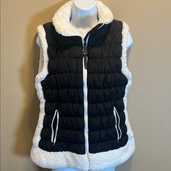 Calvin Klein Performance Jackets & Blazers - Calvin Klein Performance Women’s Black Puffer Vest with White Sherpa Size XL